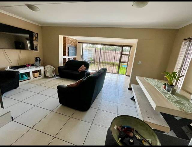3 BEDROOM PROPERTY TO RENT IN PROTEA HEIGHTS
